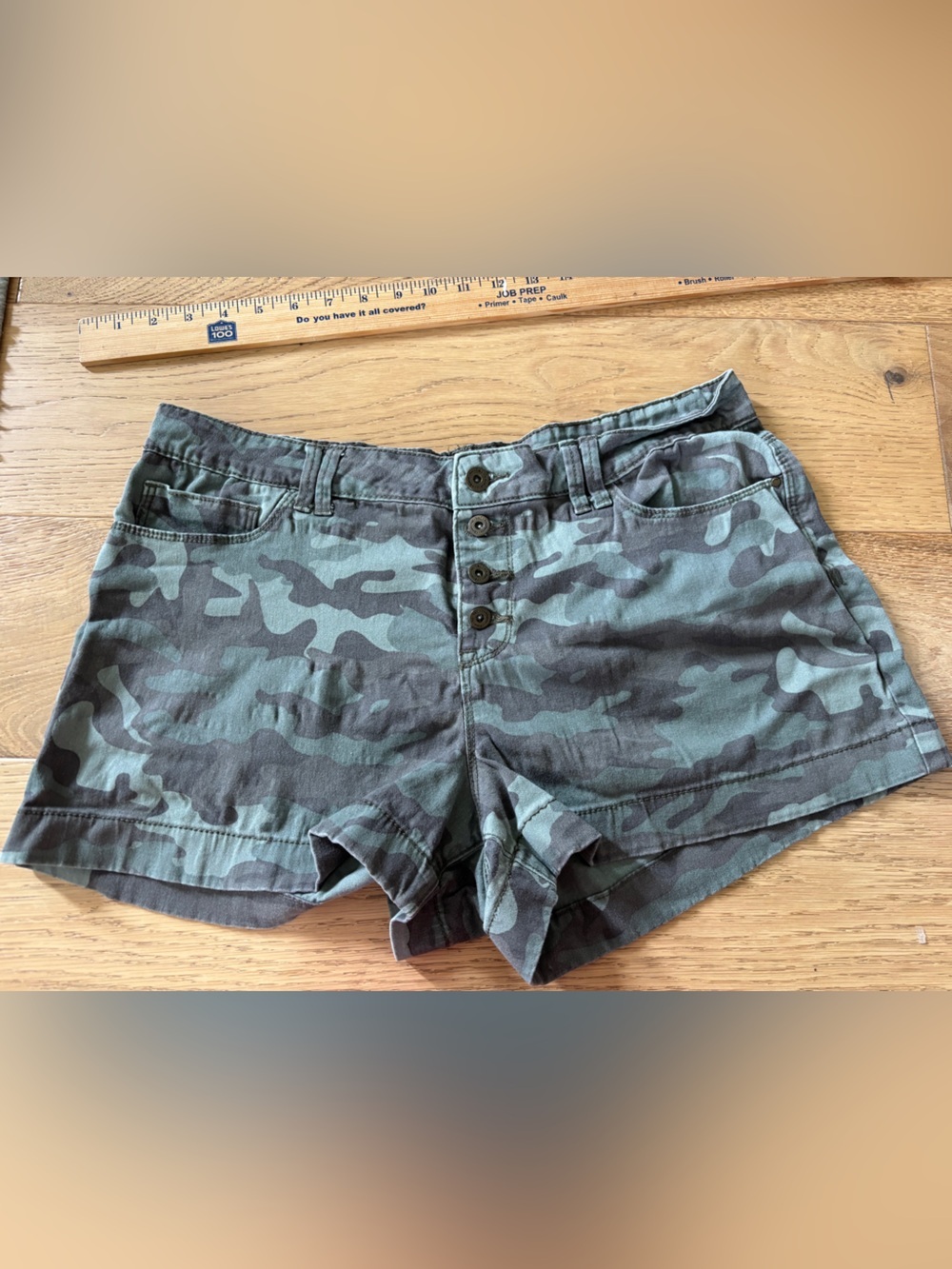 LEI camo button fly shorts womens 13